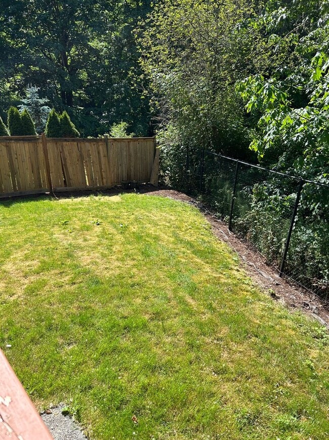 Building Photo - 4Bd/2.75Ba Bellevue Home