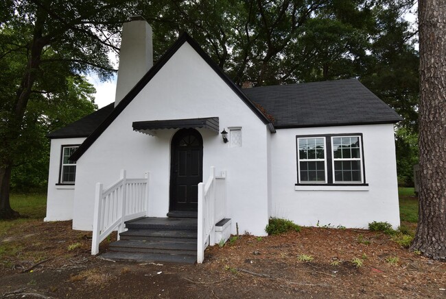 Primary Photo - 4136 Sunset Ave