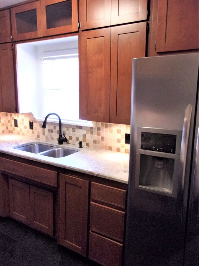 Building Photo - 3 BED 1 BATH TUDOR COTTAGE LAS VEGAS ADDIT...