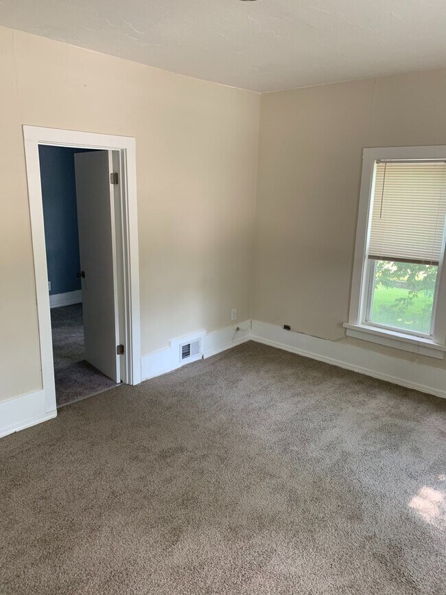 Building Photo - 2809 South Ave