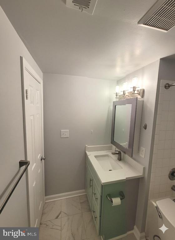 Building Photo - 1416 11th St NW