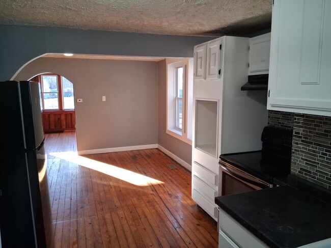 Building Photo - 2311 Hendricks St