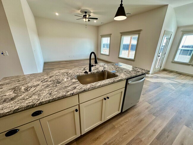 Building Photo - 4 bedroom - Gated community - Bixby Schools