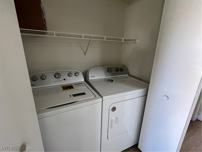 Building Photo - 1150 N Buffalo Dr