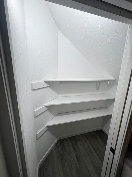 Pantry - 12 Selkirk St