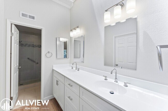 Building Photo - Charming San Juan Capistrano Home with Garage & Modern Amenities