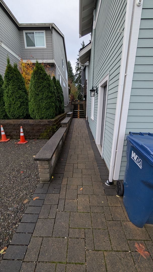 Building Photo - Valley St Duplex