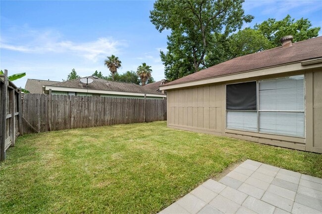 Building Photo - 11122 High Star Dr
