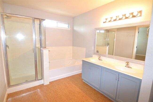 Building Photo - 916 Brighton Pl