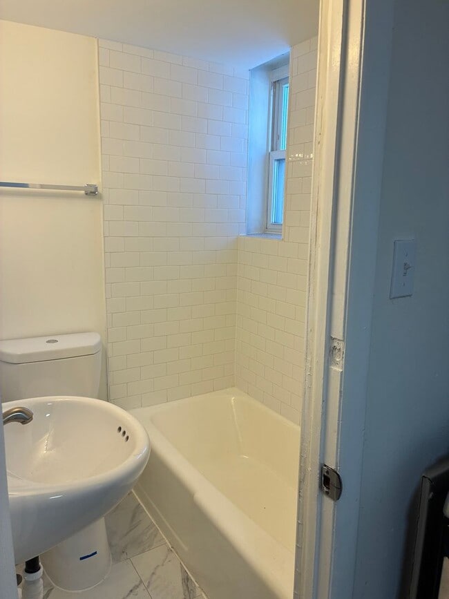 Building Photo - Congress Court Studio - Lansdowne, PA