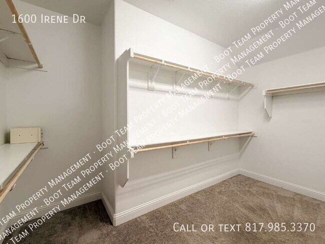 Building Photo - 1600 Irene Dr