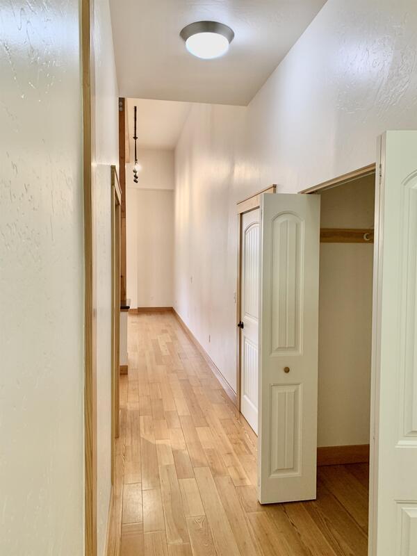 Building Photo - 636 Logan St