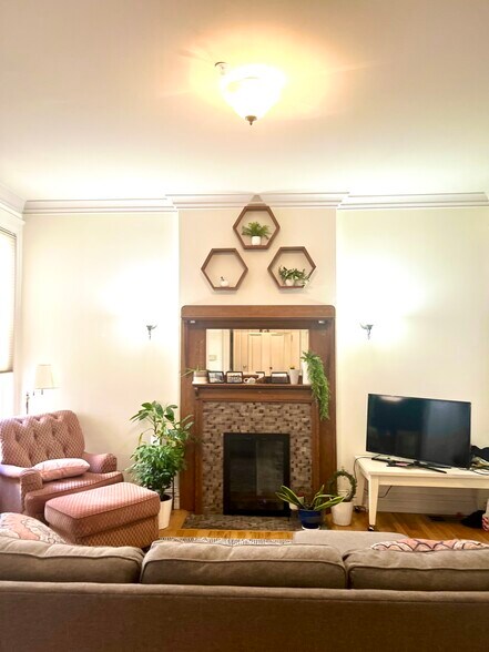 Building Photo - 1620 N Pennsylvania St