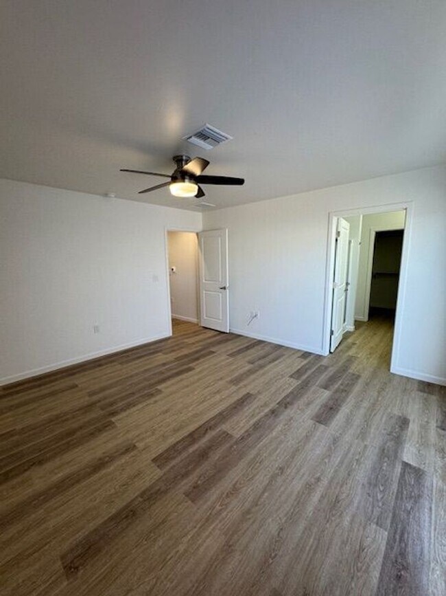 Building Photo - 2429 S Clovis Place-