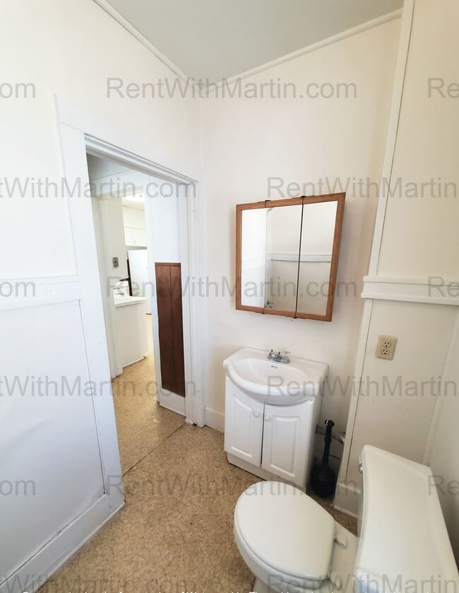 Building Photo - 314 Conger St