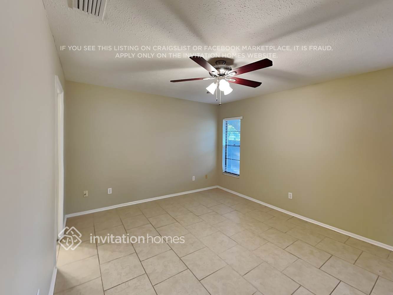 Building Photo - 2302 Windsor Oaks Ave