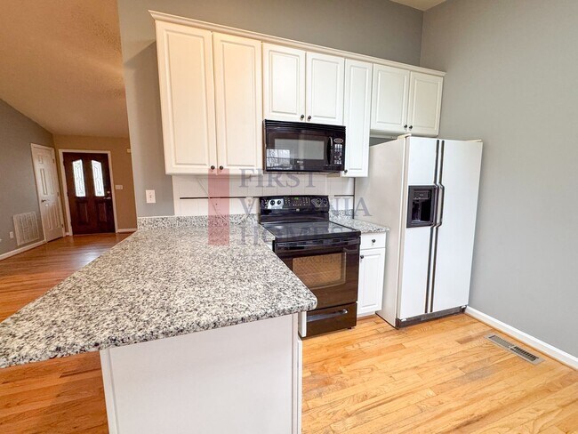 Building Photo - 3 Bedroom/2 Bath Lake Monticello Monticello Rental