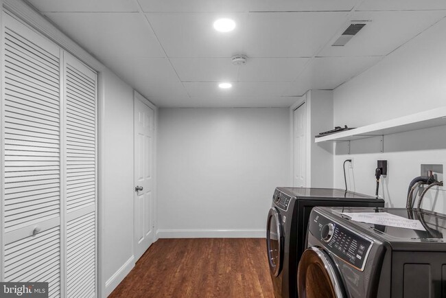 Building Photo - 7193 Talisman Ln