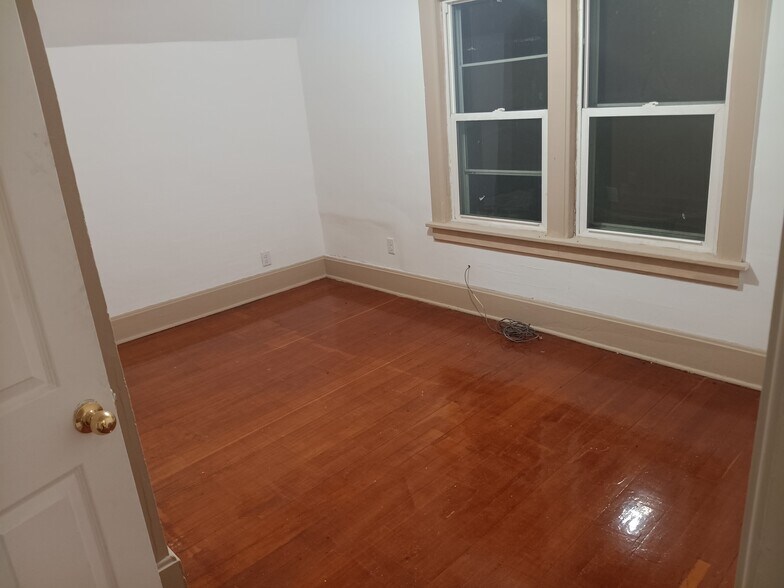 Building Photo - 1014 Bush St