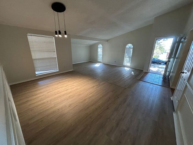 Building Photo - 1801 Haymeadow