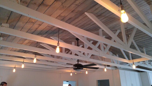 Building Photo - Home For Lease $2,295 in Arcadia Area-Phoenix 85018No HOA 2 Beds-2 baths---2 Car Carport-Large Fe...
