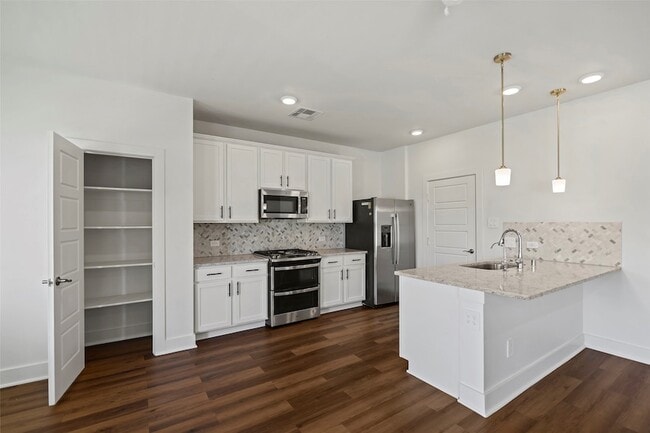 Building Photo - 10603 Whitejacket