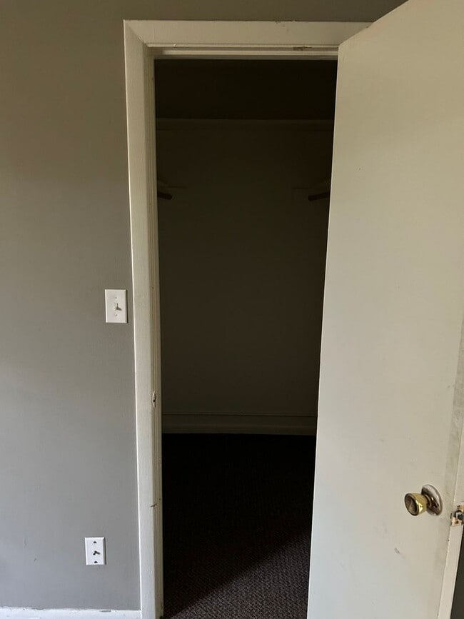 Building Photo - 217 N Hamilton St