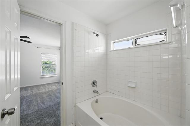 Building Photo - 9846 Cedarcrest Dr