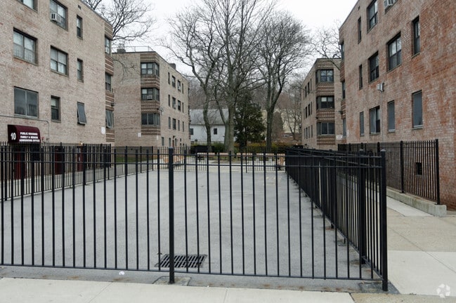 Building Photo - 15 Dunbar St