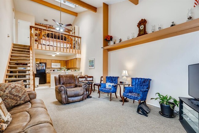 Clean open, airy design. open air loft. - 13449 Garden Grv