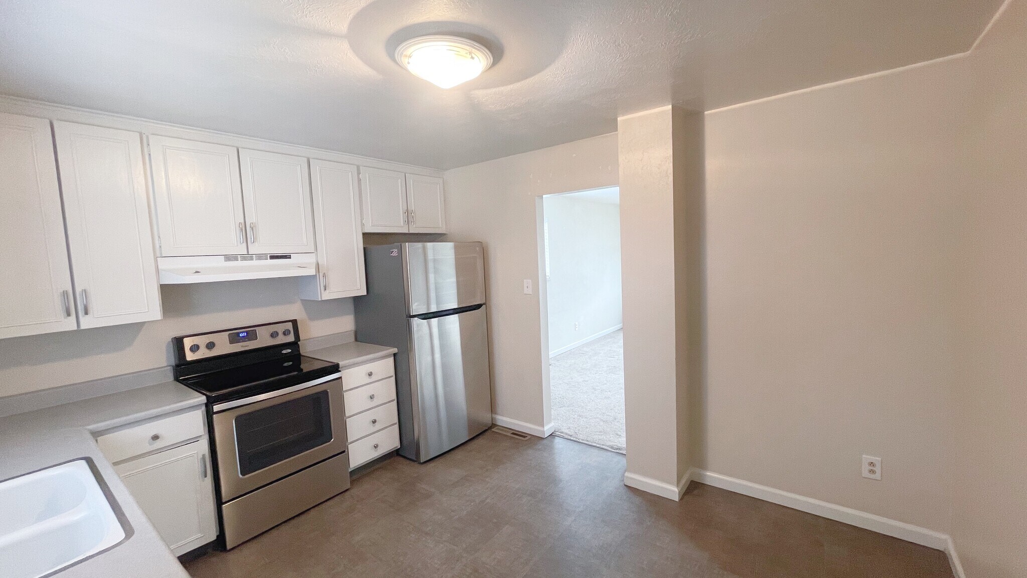 Kitchen - 1302 Darby St