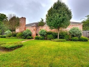 Building Photo - 4700 Trail W Dr