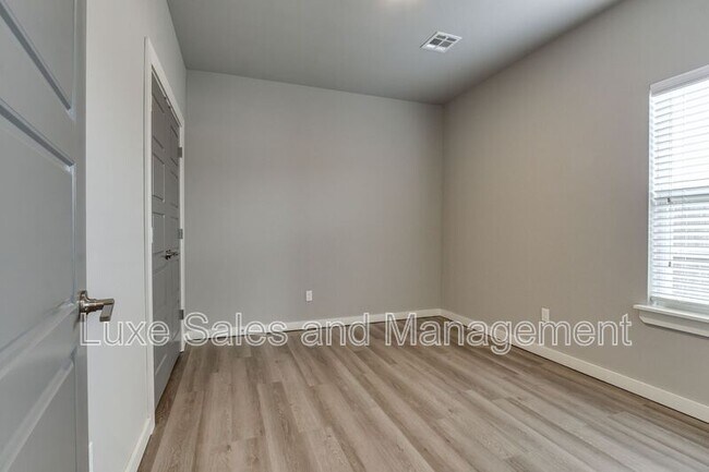 Building Photo - 9428 NW 91st St