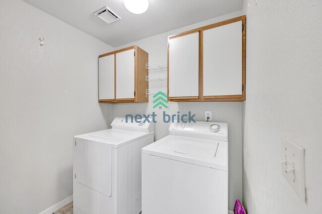 Building Photo - A fabulous 3 bedroom and 3.5 bathroom house