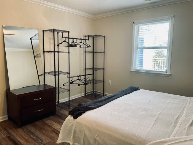 Building Photo - 14380 Calvert St