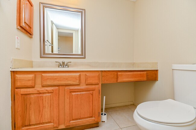 Building Photo - 3410 Streamside Ln