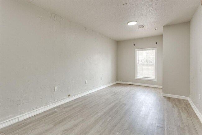 Building Photo - 2908 SW 62nd St