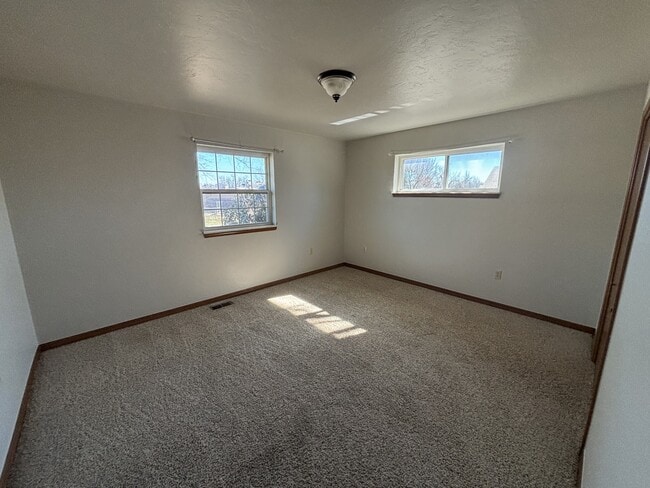 Building Photo - 504 Holbrook Cir