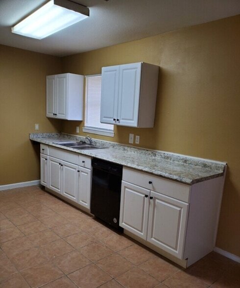 Building Photo - 5818 Melanite Ave