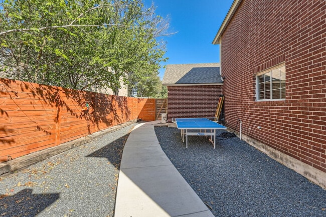 Building Photo - 1101 Coopers Hawk Path