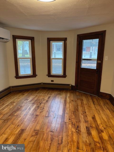 Building Photo - 326 N 5th St