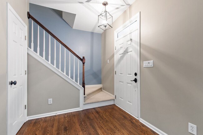 Building Photo - Charming 4-Bedroom with Backyard Retreat i...