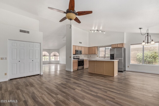 Building Photo - 4325 E Montgomery Rd