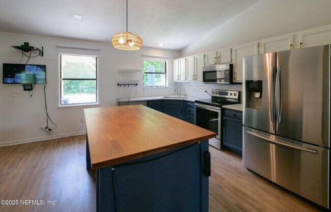 Building Photo - 231 Otterwood Ct