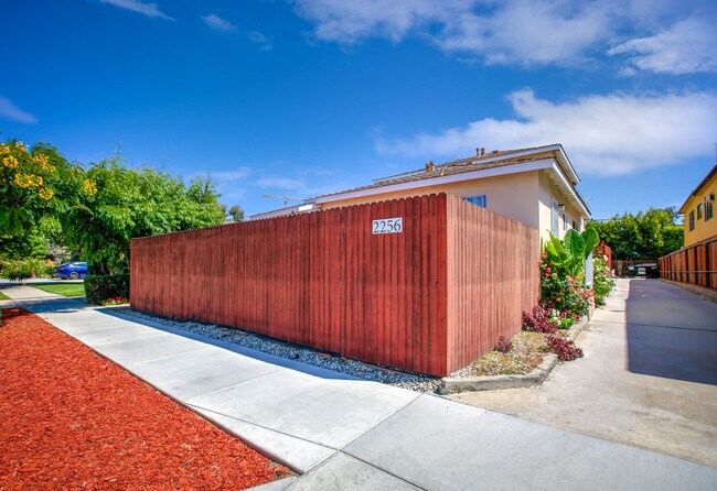 Building Photo - 2256 S Carmelina Ave