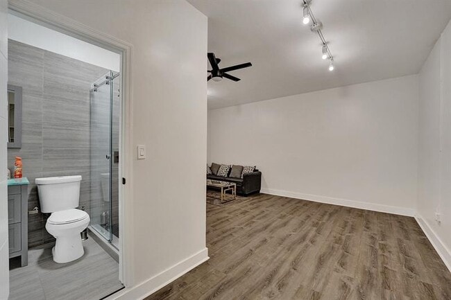 Building Photo - 3501 N Park Rd