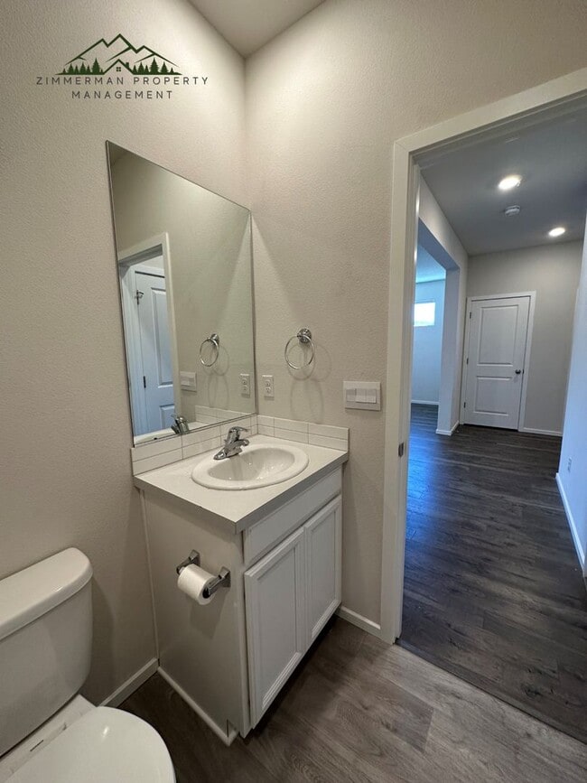 Building Photo - Gorgeous 5-bedroom, 3-bathroom home is desirable Springfield neighborhood