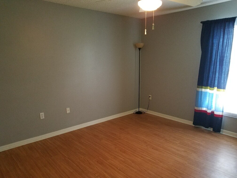 Building Photo - 6289 Freeport Dr