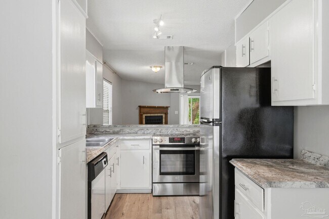 Building Photo - 2813 Langley Ave