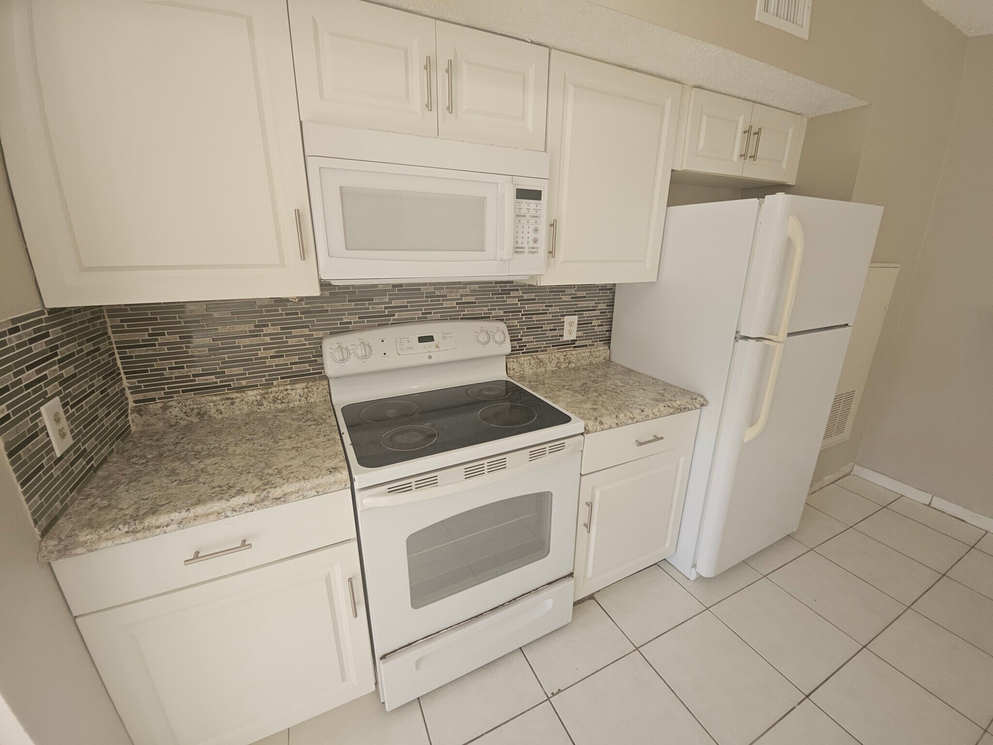 Building Photo - 4718 Chevy Pl